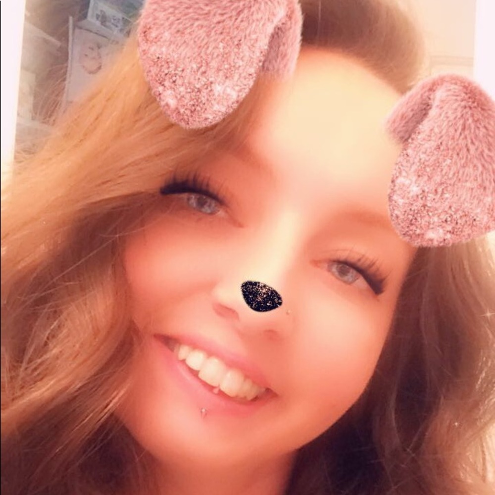 Meet your Posher, Ashley